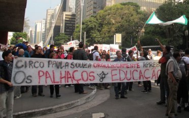 Ato na Av. Paulista em 20/05/2011 reuniu cerca de 250 pessoas (Foto: Vanessa Fajardo/G1)